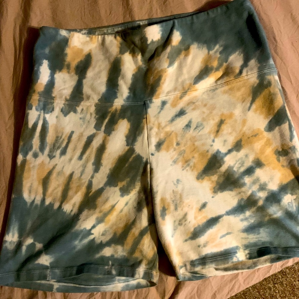 Pink Tie-Dye Biker Shorts (8in)